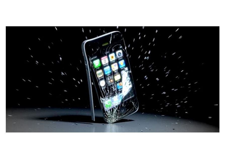 Помогает ли защитное стекло при падении смартфона