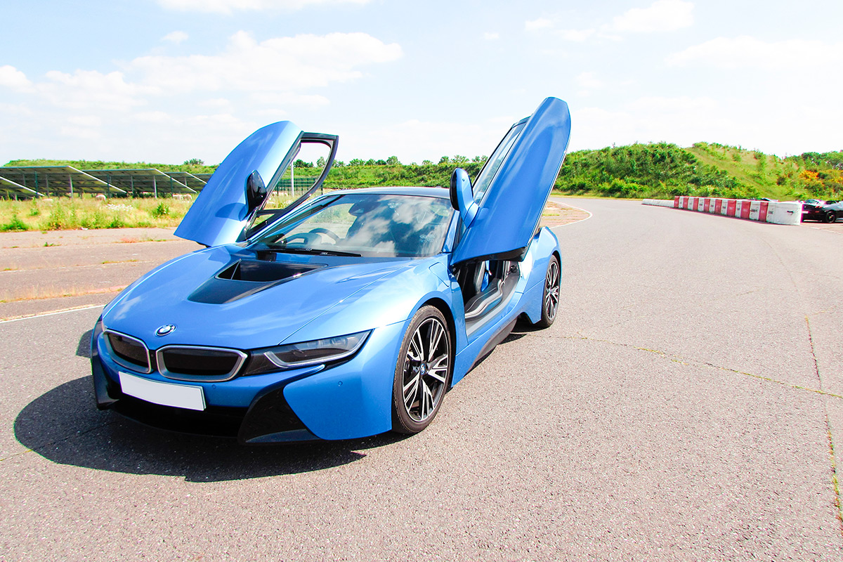 BMW i8