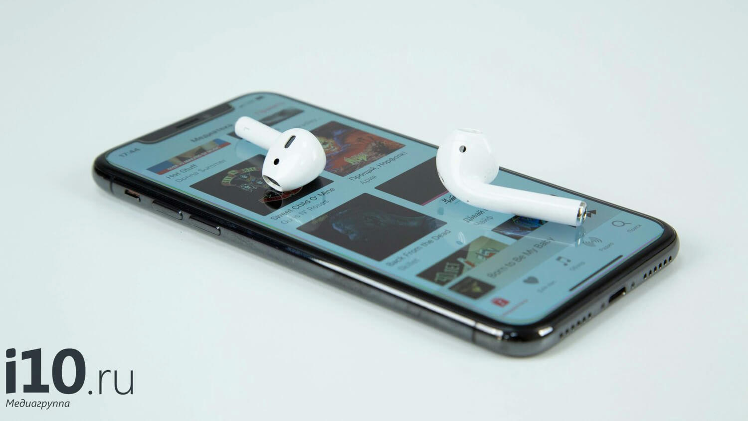 Почему прерывается музыка в airpods